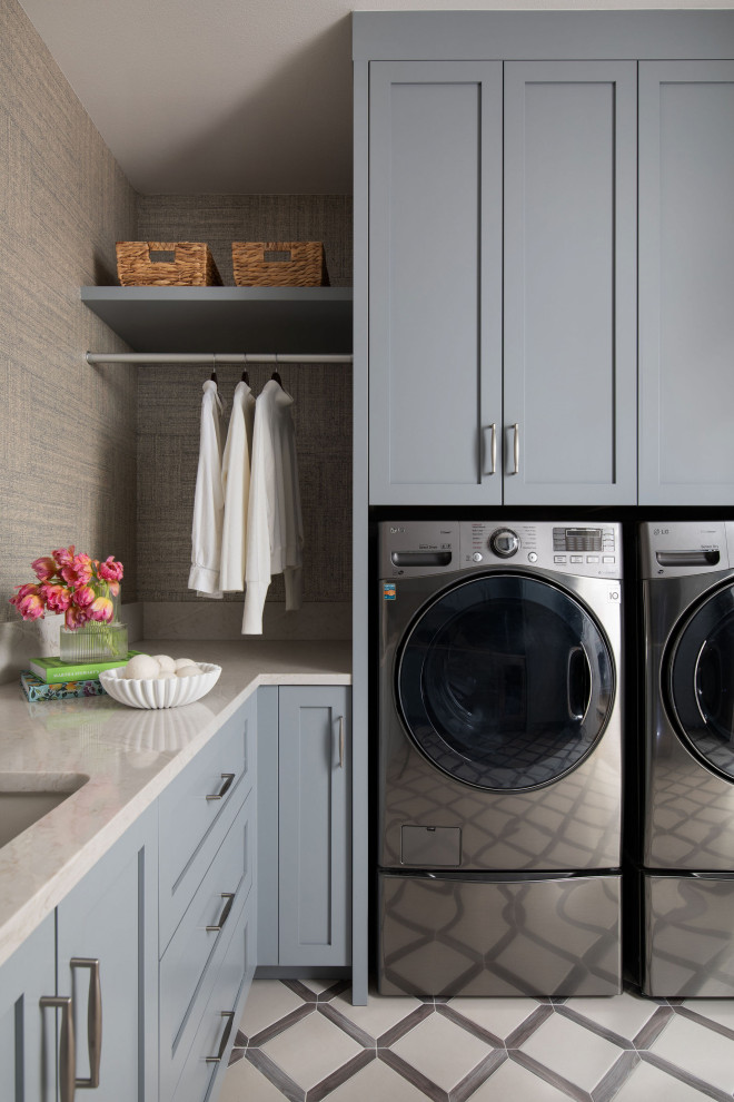 Laundry room - transitional laundry room idea in Austin