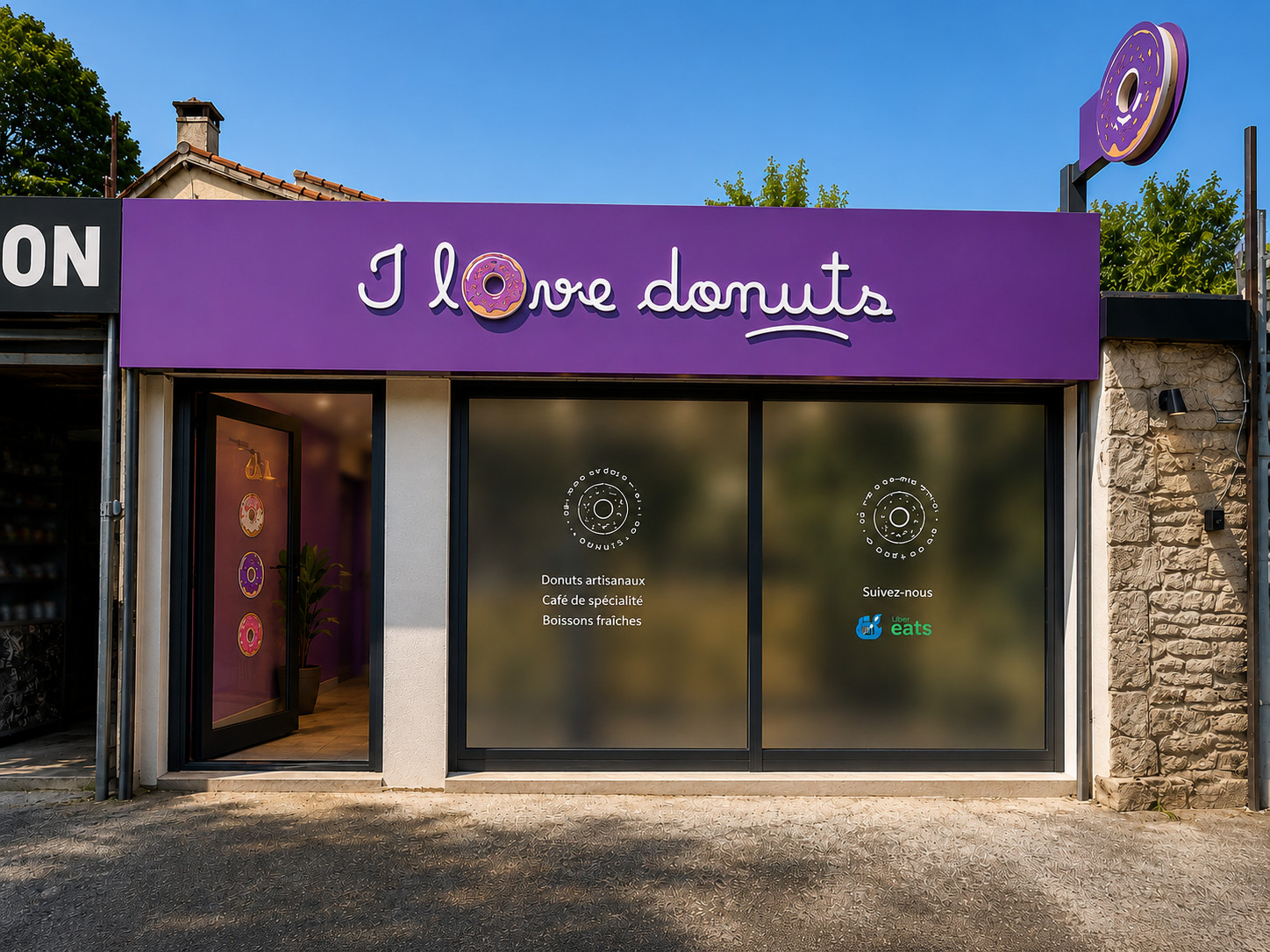 Rénovation de façade : Création d’un Concept Store Pop — Marseille