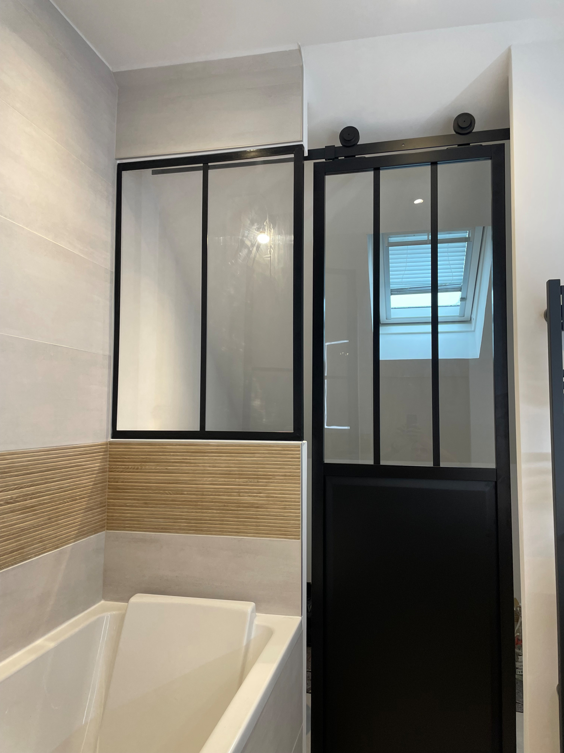 SALLE DE BAIN FAMILIALE: BAIN & DOUCHE et WC attenant