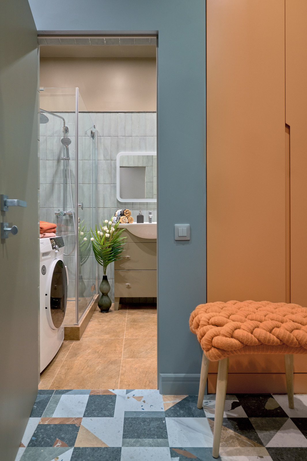 Яркая квартира 46м², Дизайнер Татьяна Нацвина: Публикация Elle Decoration