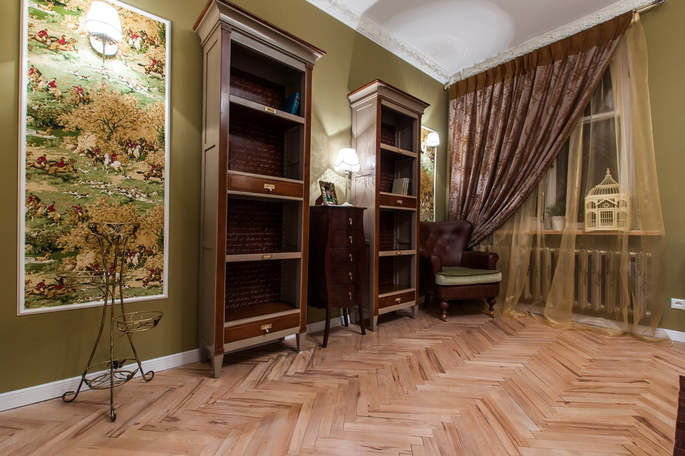 Диван, камин, библиотека