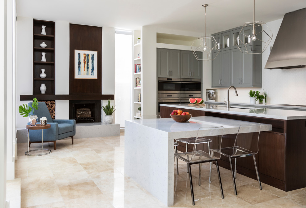 Inspiration for a transitional home design remodel in Houston