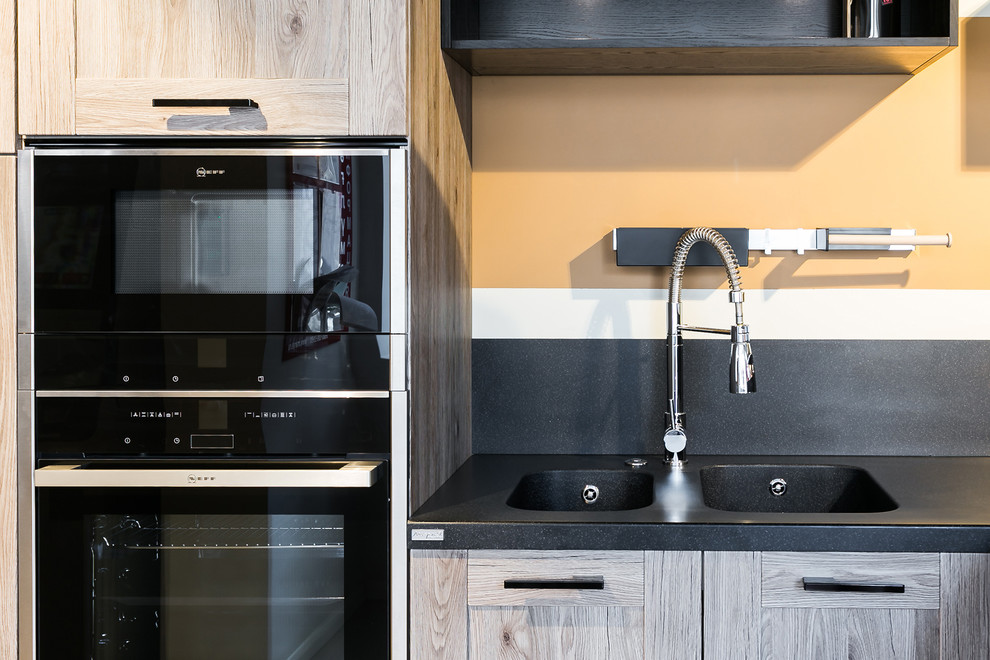 Кухня в контрастных тонах