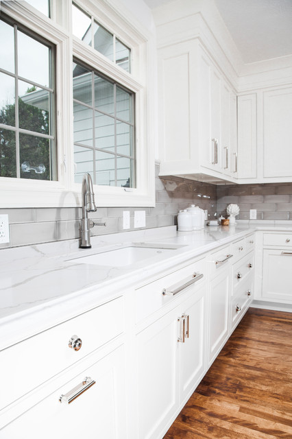 Transitional transitional-kitchen