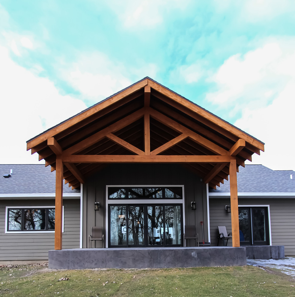 Home design - transitional home design idea