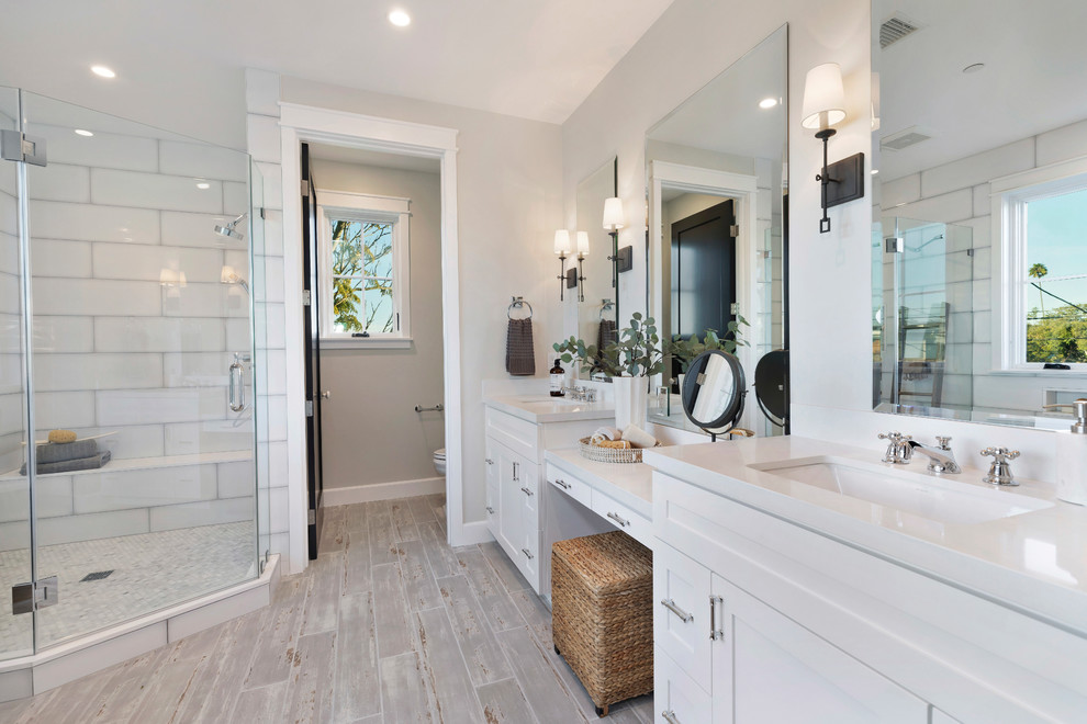 Inspiration for a farmhouse bathroom remodel in Los Angeles