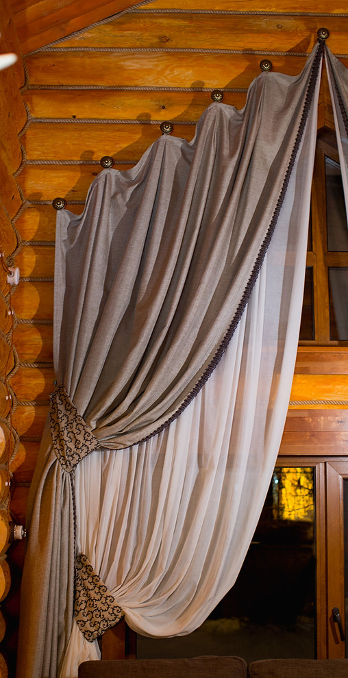 Необычный карниз.