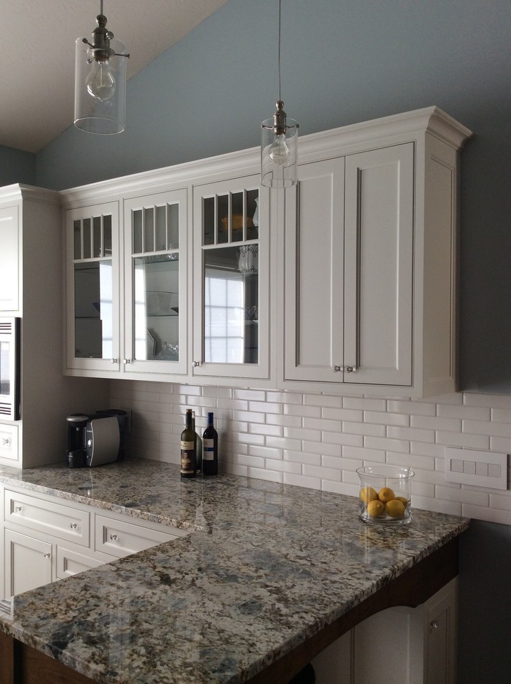 Inspiration for a transitional kitchen remodel in Cleveland