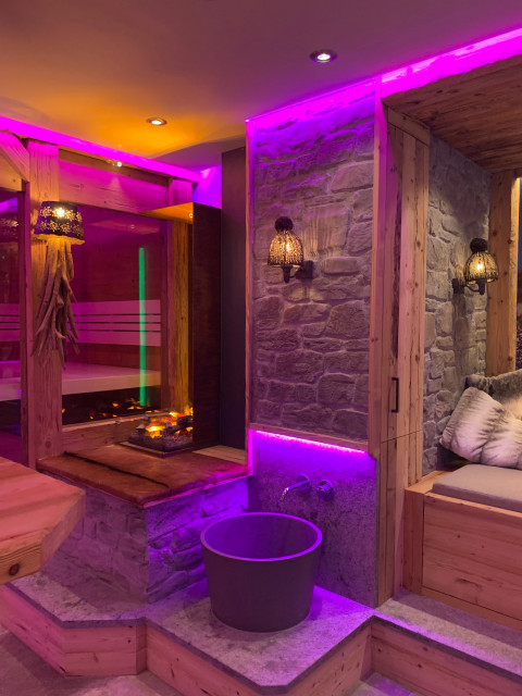 PrivatSpa Altholz de Luxe rustic-bathroom