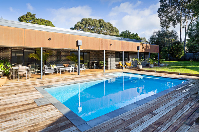 Somers shabby-chic-style-pool