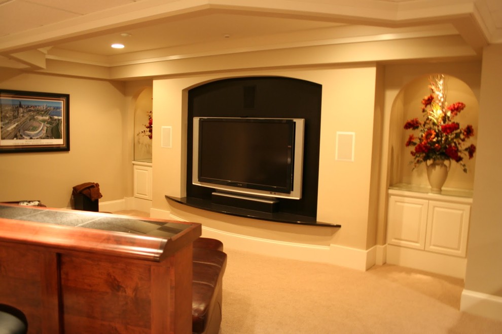 Traditional home theatre in Chicago.