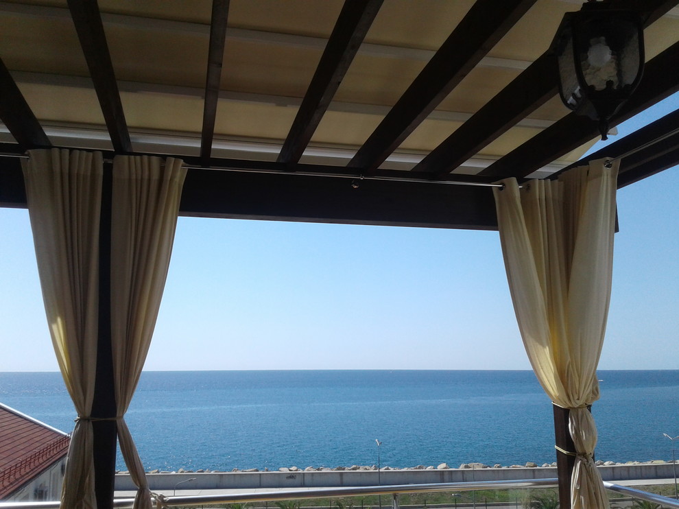 Пергола с автоматическим управлением для открытой террасы