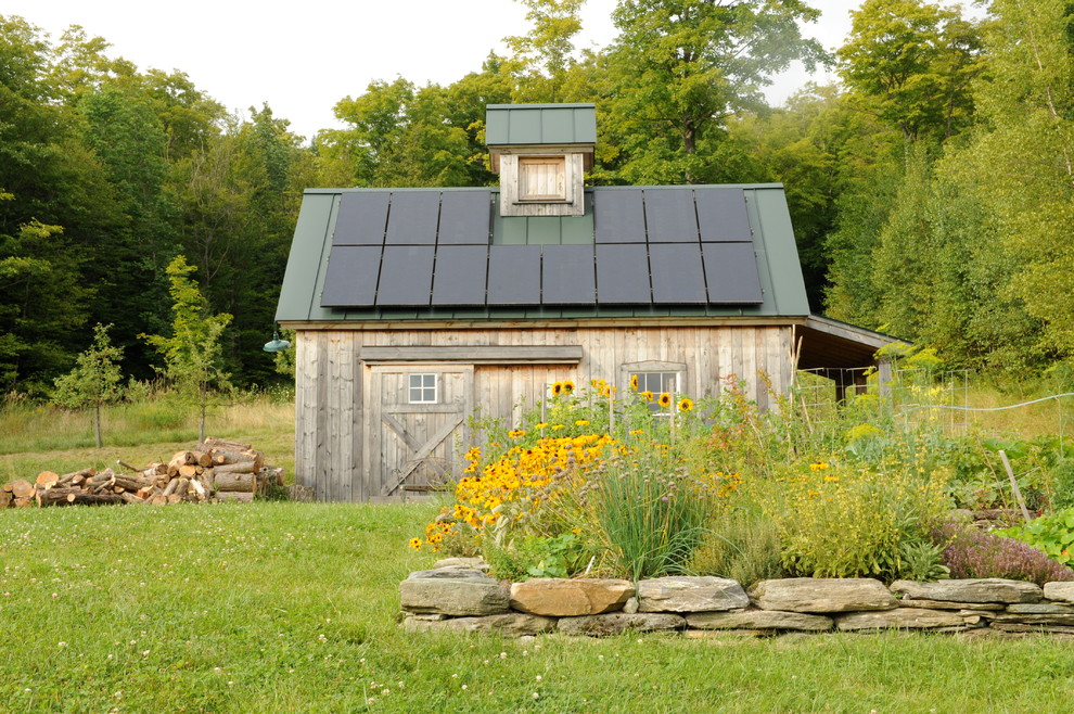 Photo of a country barn in Burlington.