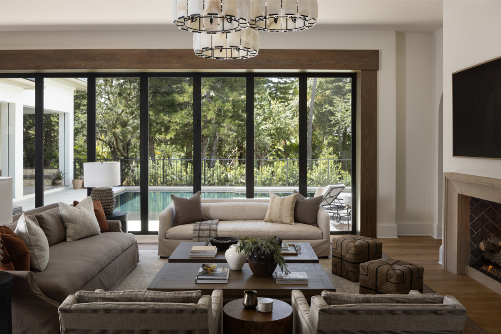 Example of a transitional living room design in Orlando