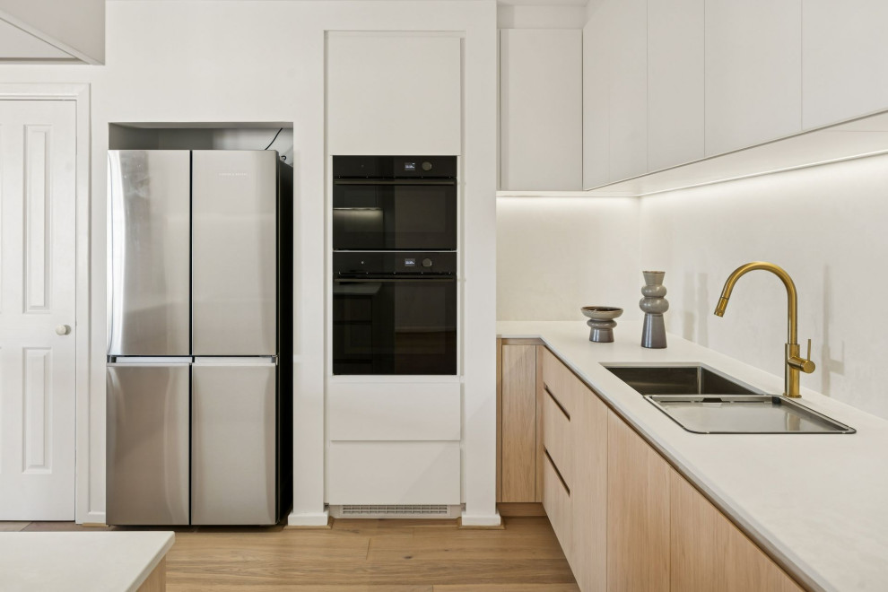 Beach style kitchen in Perth.