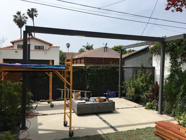 BEFORE: Erecting structure. minimalistisch-garten