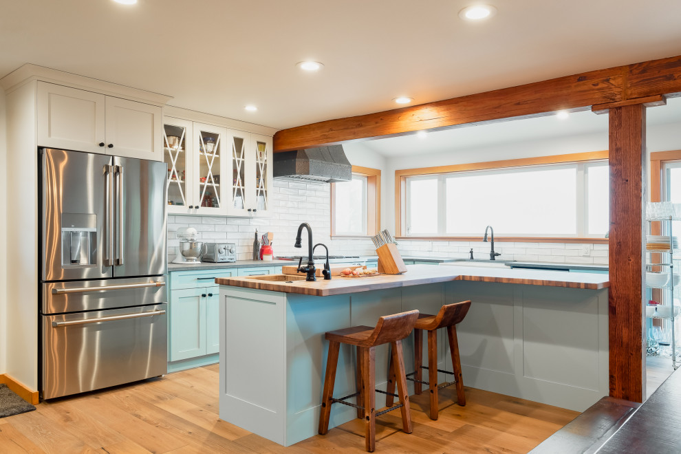 Home design - transitional home design idea in Seattle