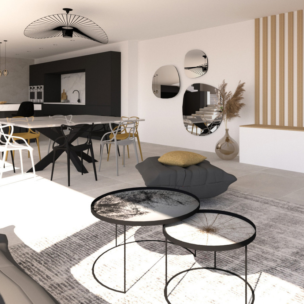 Стильный дизайн: большая открытая гостиная комната в современном стиле с серыми стенами, полом из керамической плитки, телевизором на стене, серым полом и обоями на стенах - последний тренд
