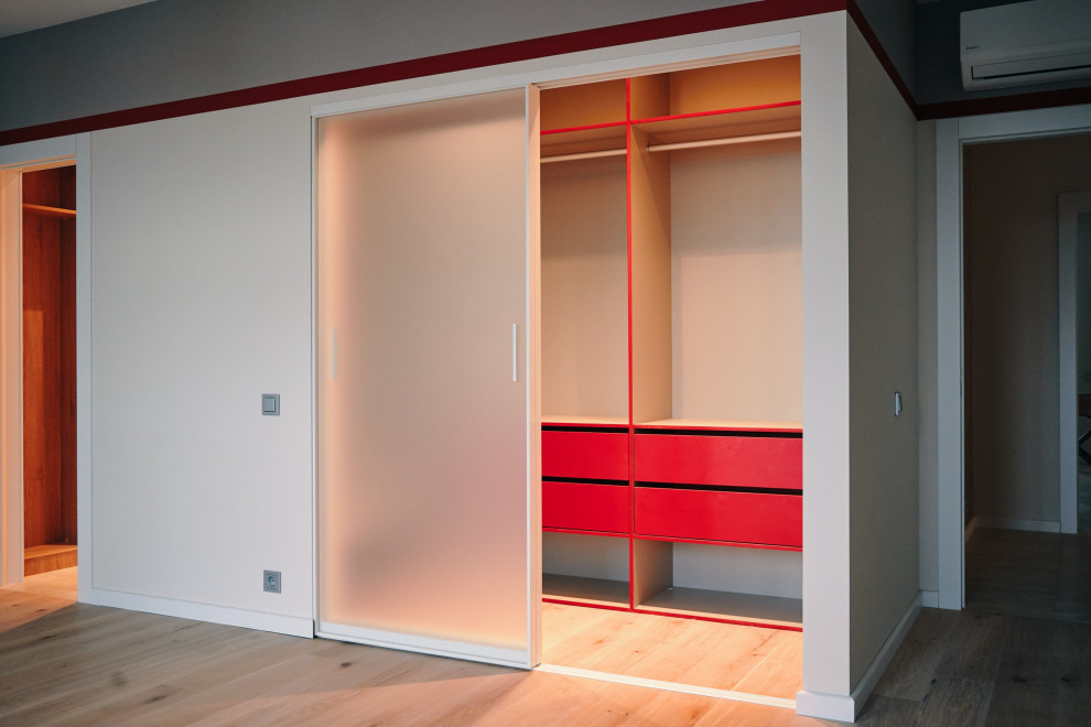 Гардеробная система ECOLINE с раздвижными дверьми raumplus