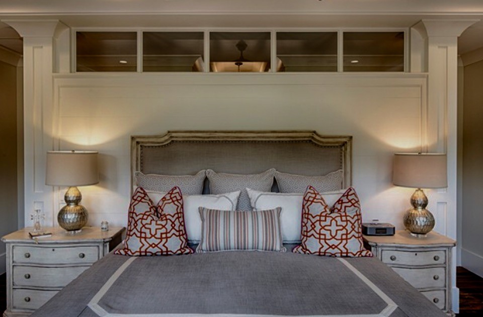 Home design - transitional home design idea in Chicago