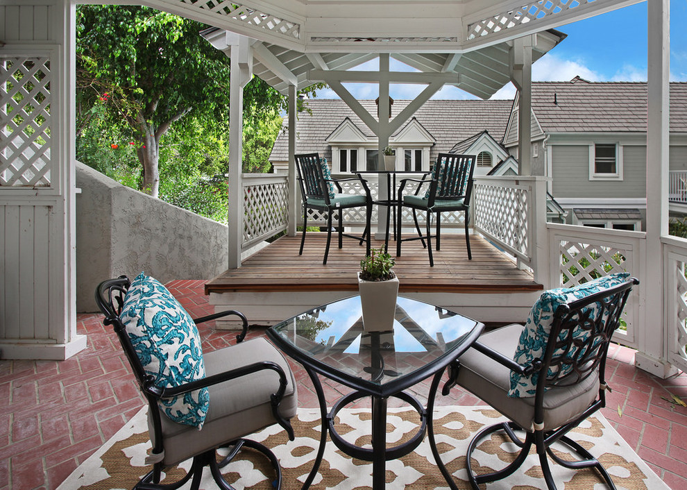This is an example of a traditional deck in Orange County.