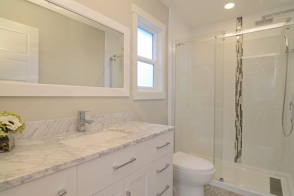 Bathroom - bathroom idea in Orange County