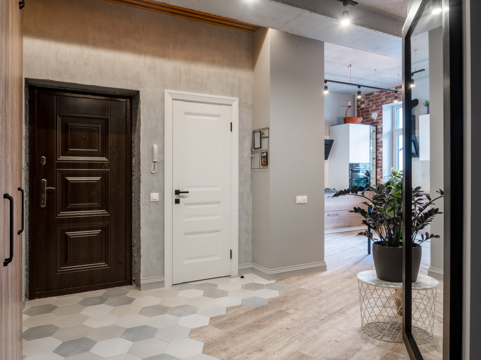 Из прихожей на кухню