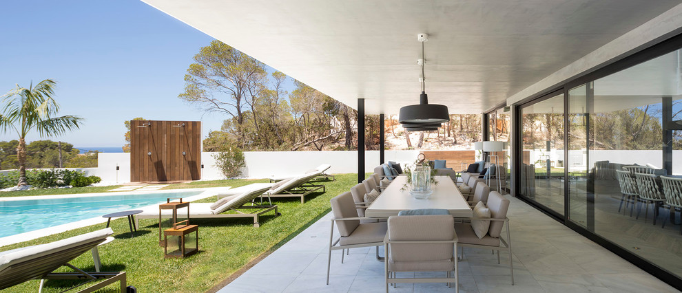 Design ideas for a contemporary verandah in Bilbao.