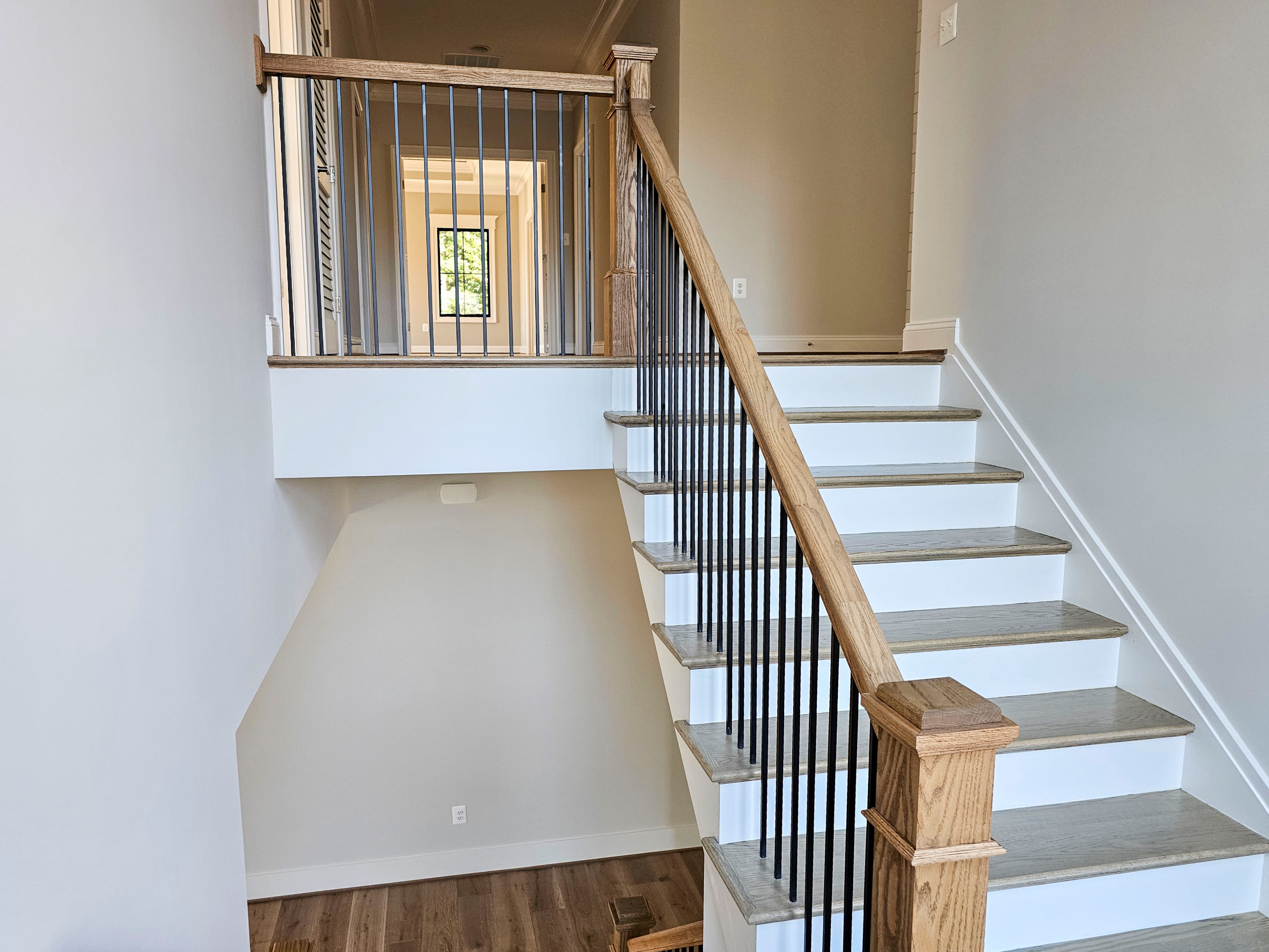 105_Modern and Bold U-Shaped Staircase, Vienna VA 22180