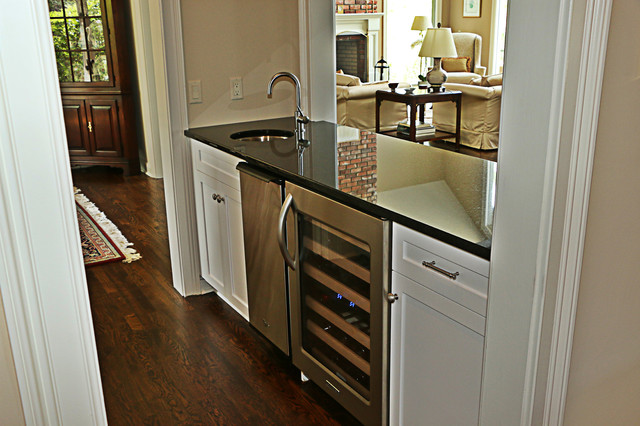 Luxurious Kitchen & Bath klassisch-modern-hausbar
