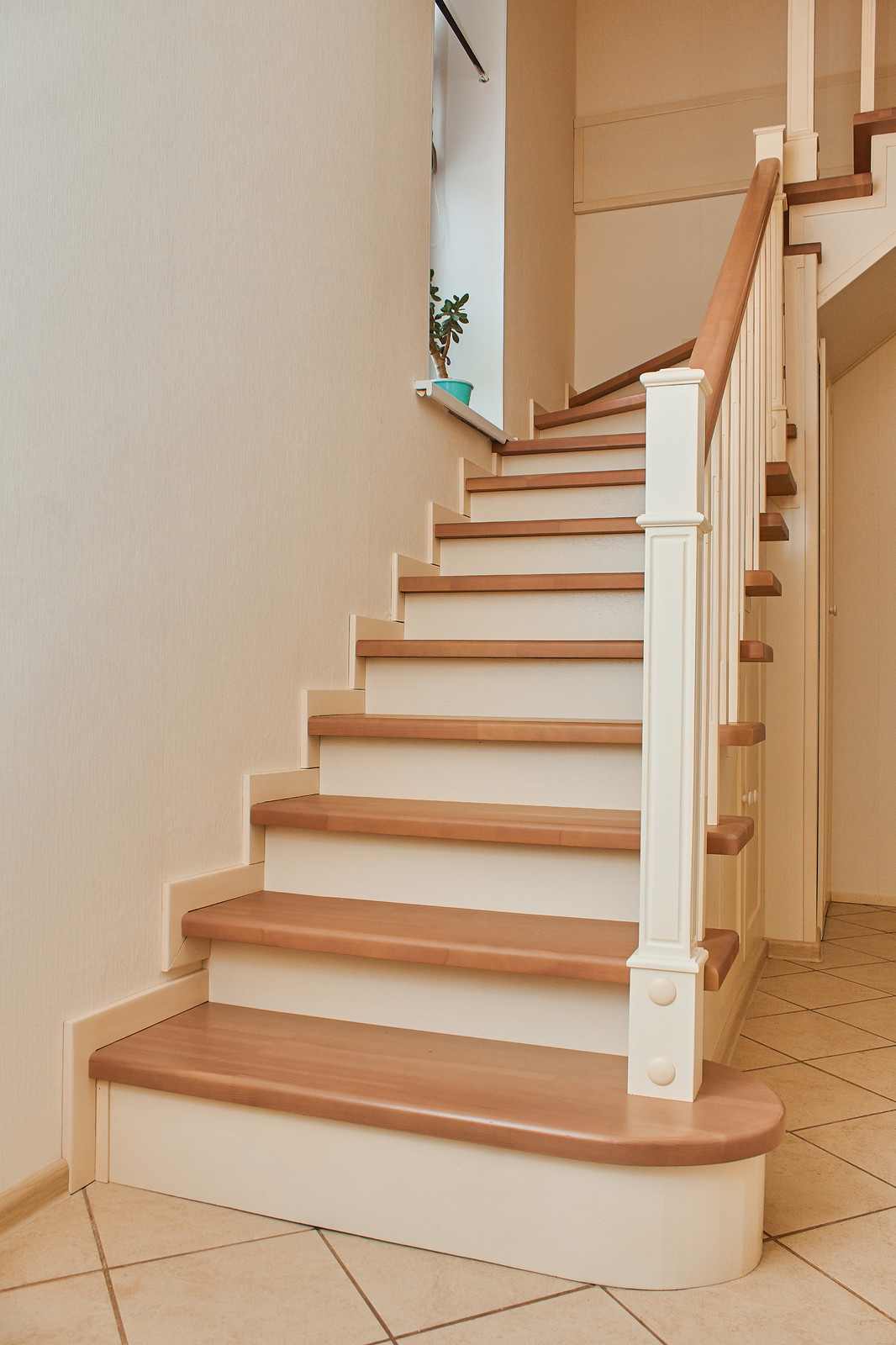 Г-образная лестница