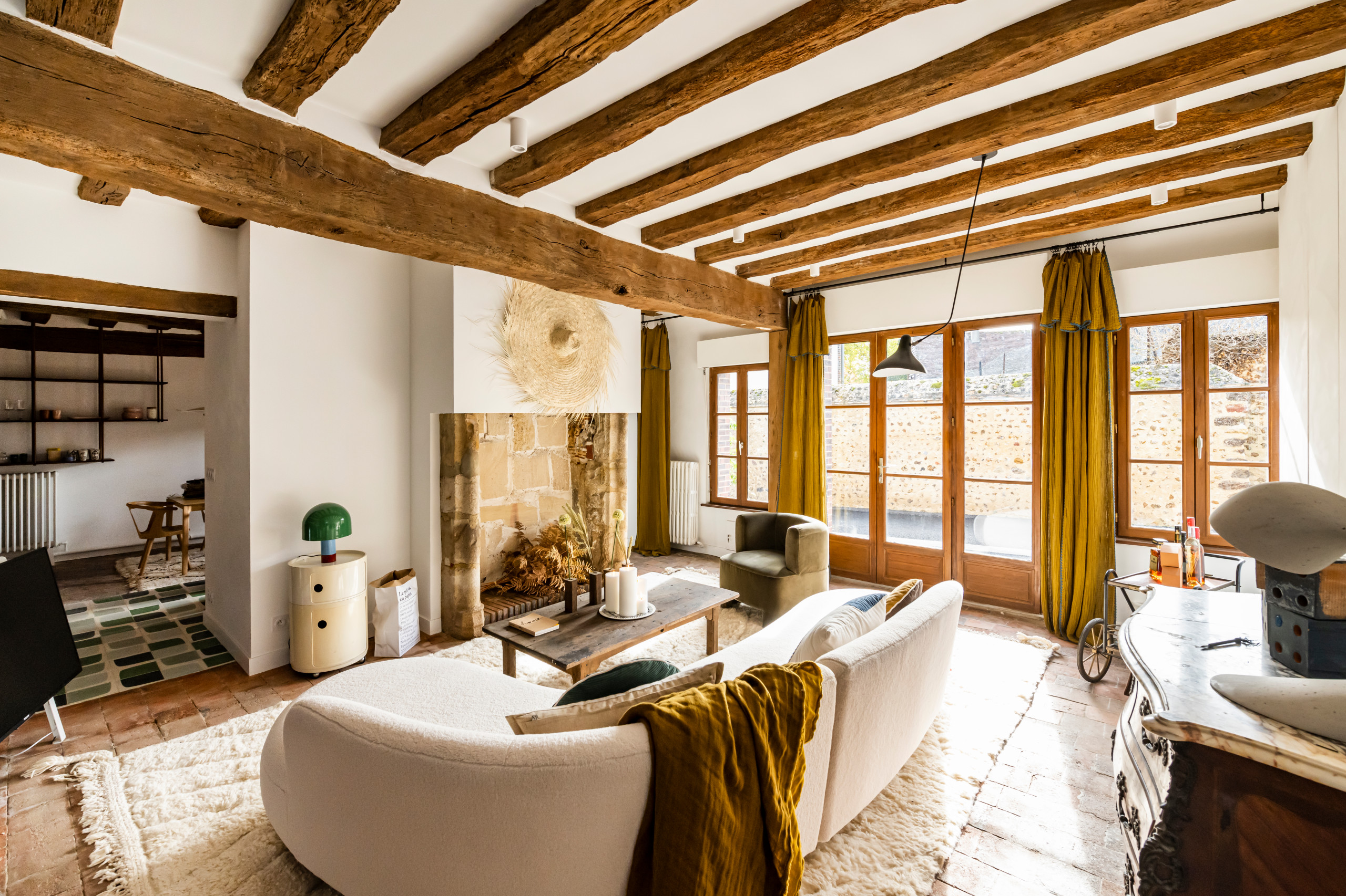 カントリー風のおしゃれなリビングのインテリア画像 75選 - 2026 年 3