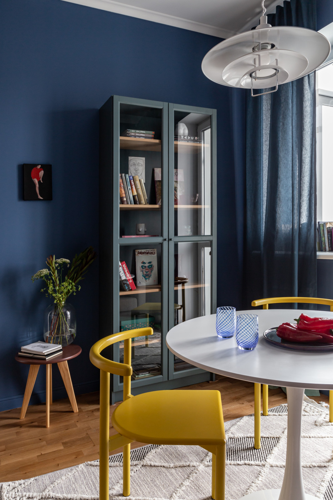 Эклектичный интерьер квартиры, вдохновленный Музеем Фриды Кало