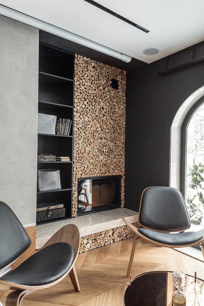 Глянцевая кухня с бетонной стеной