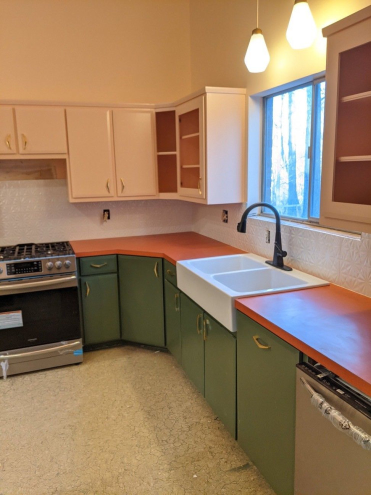 Kitchen - transitional kitchen idea
