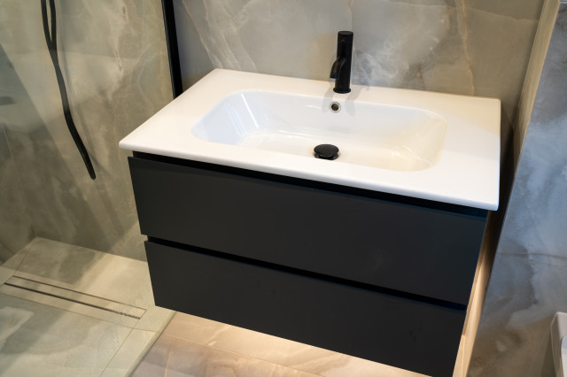 Danika Igoe Project: Ensuite Bathroom moderne-badevaerelse
