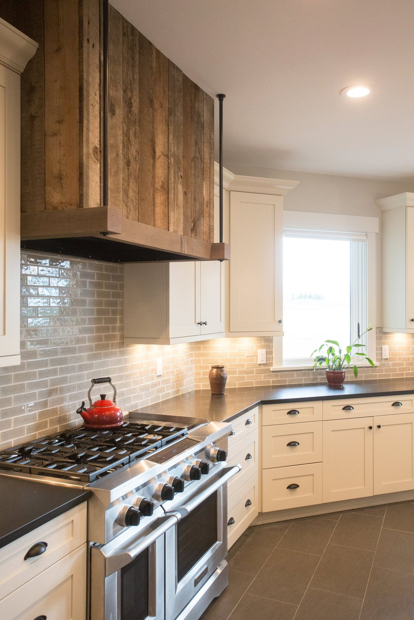 Range Hood by Black Diamond