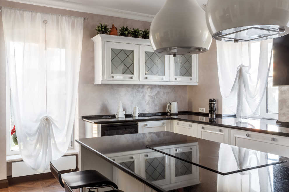 Дом с круглым окном