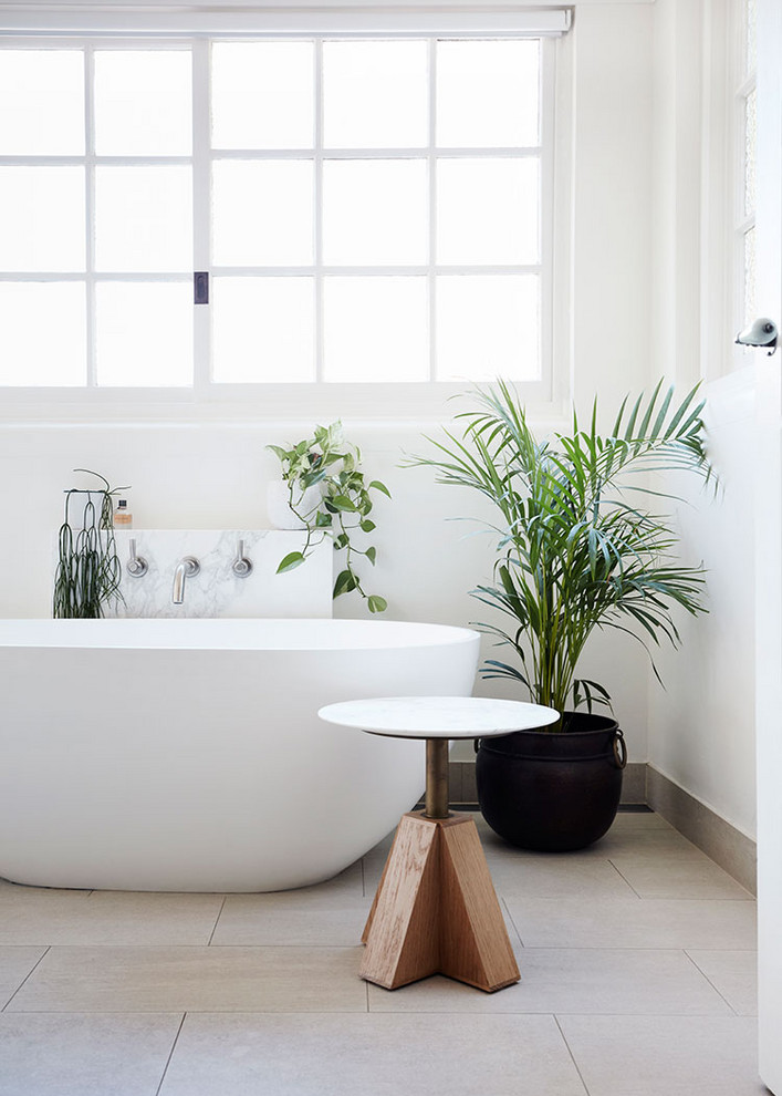 Inspiration for a transitional bathroom in Sydney.