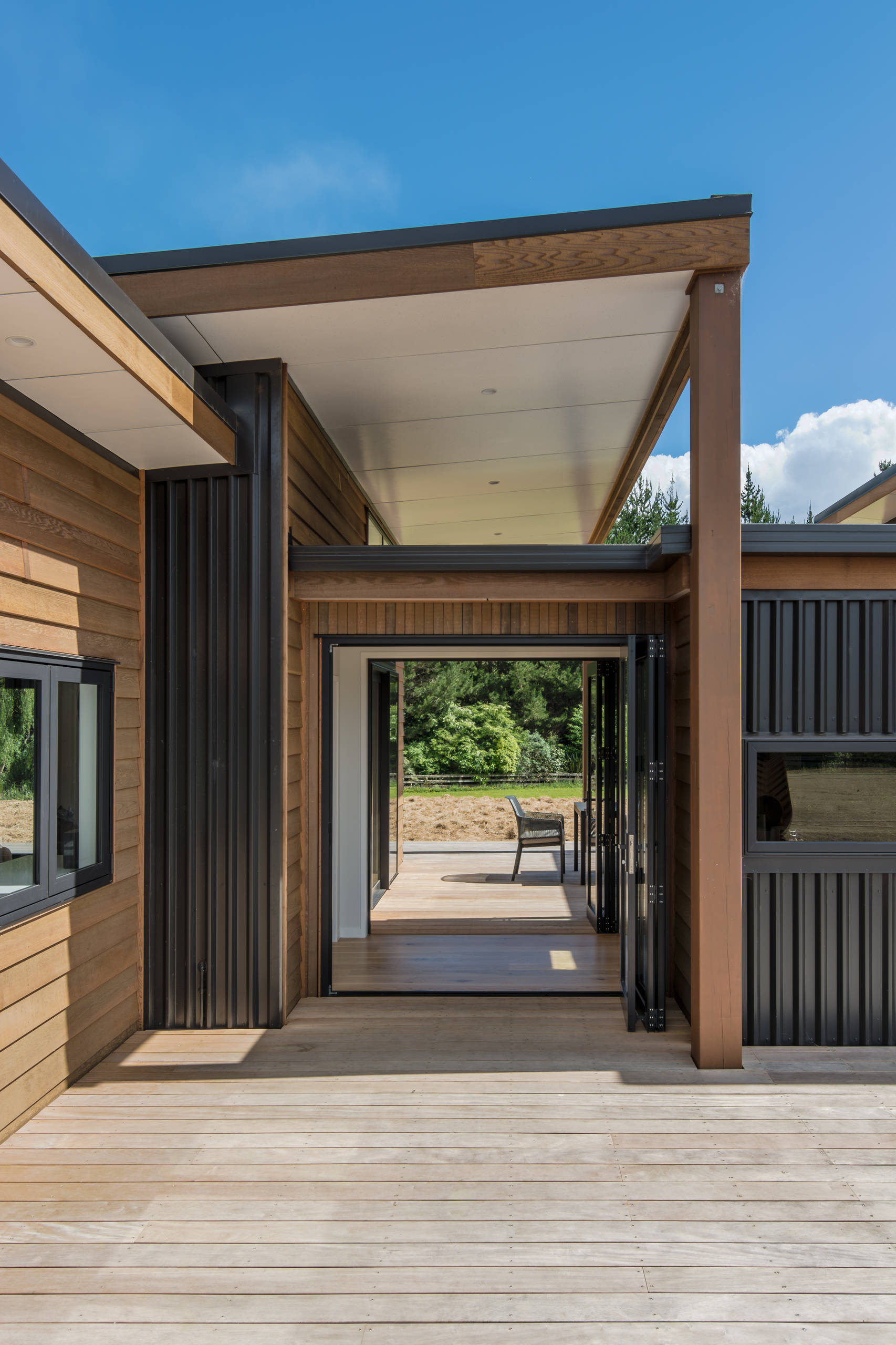 17 Stunning Homes With Beautiful Breezeway Designs | Houzz AU