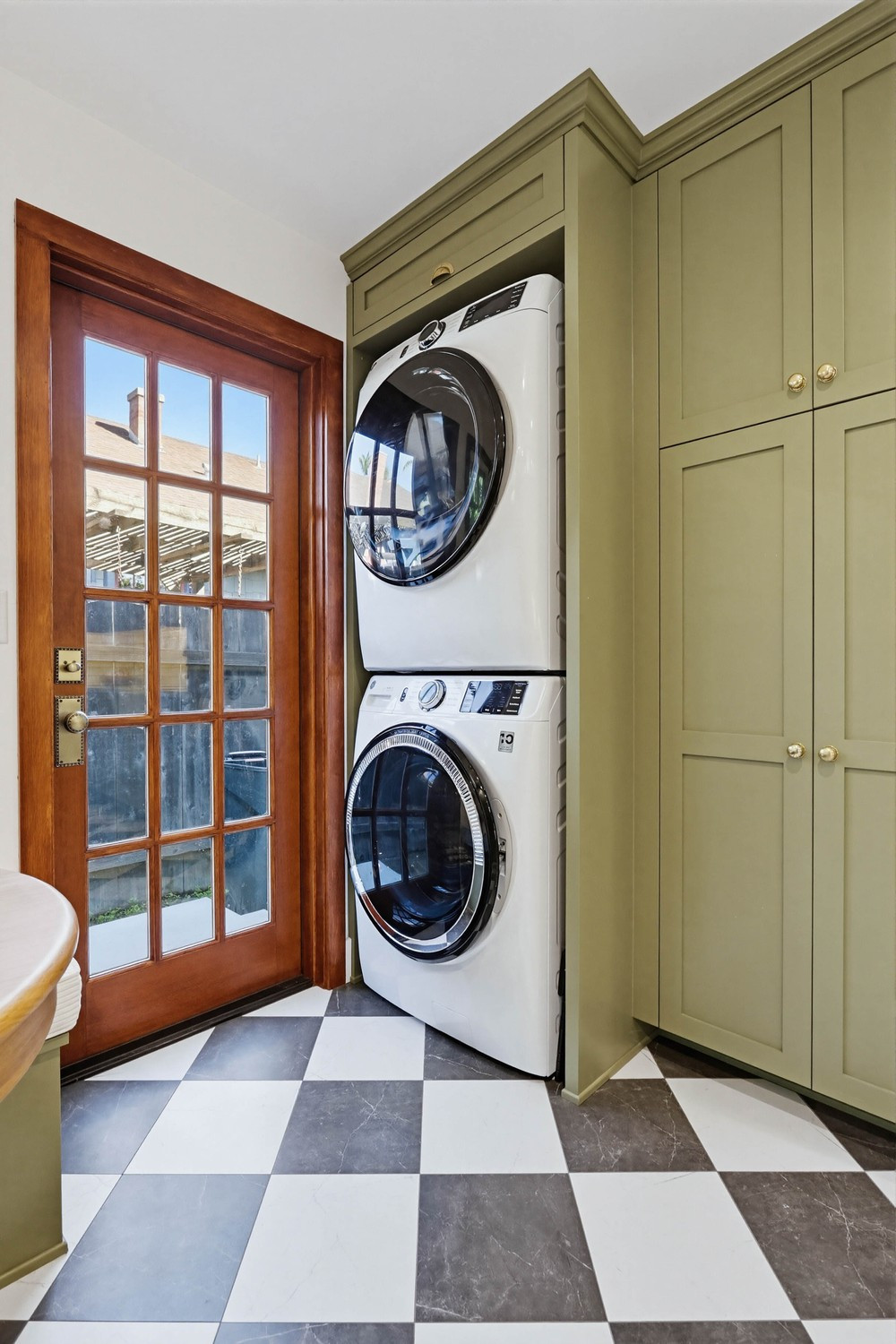 Golden Heights_Kitchen & Baths