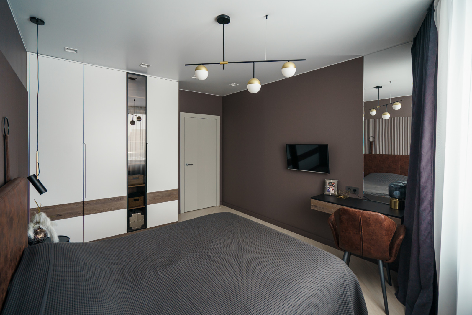 Темные акценты