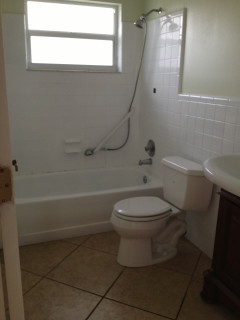 Before and After: Fresh Styles, Same Layouts for 3 Bathroom Redos (6 photos)