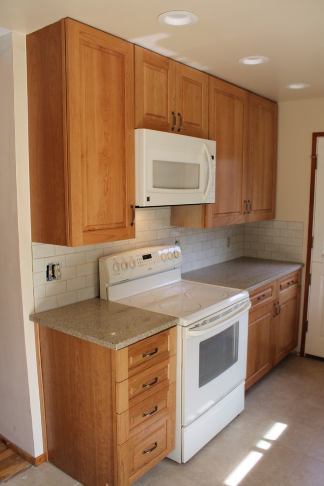 Transitional kitchen photo in Seattle