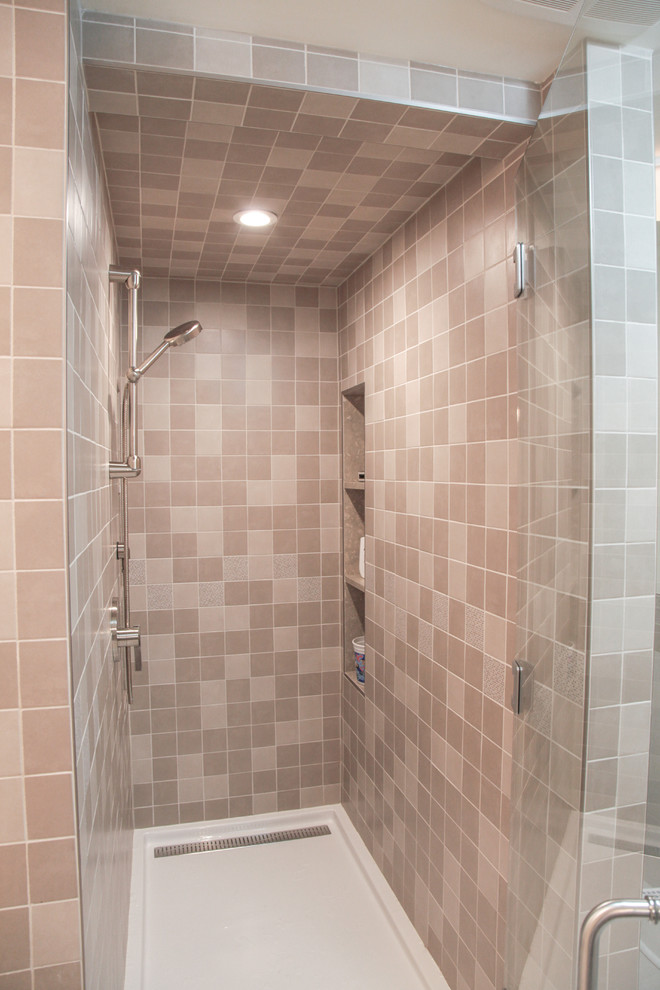 Transitional bathroom photo in Calgary