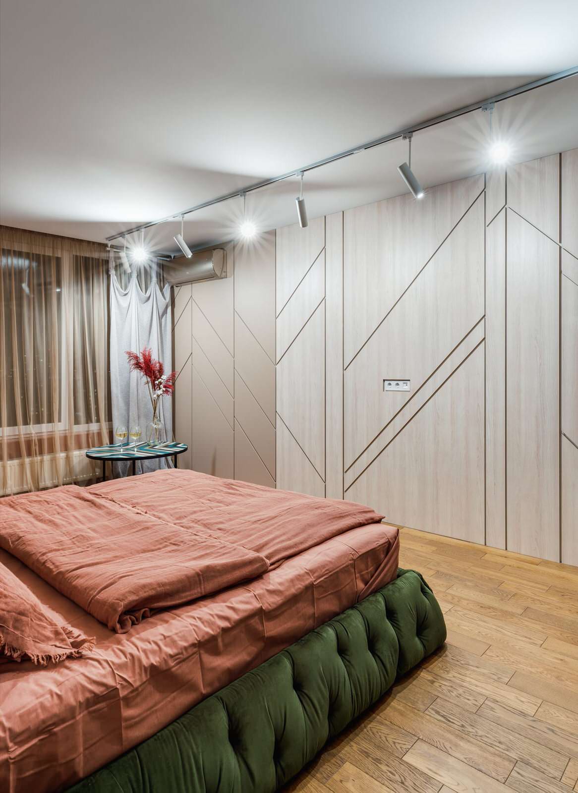 Дизайнерский ремонт двухкомнатной квартиры в светлых тонах