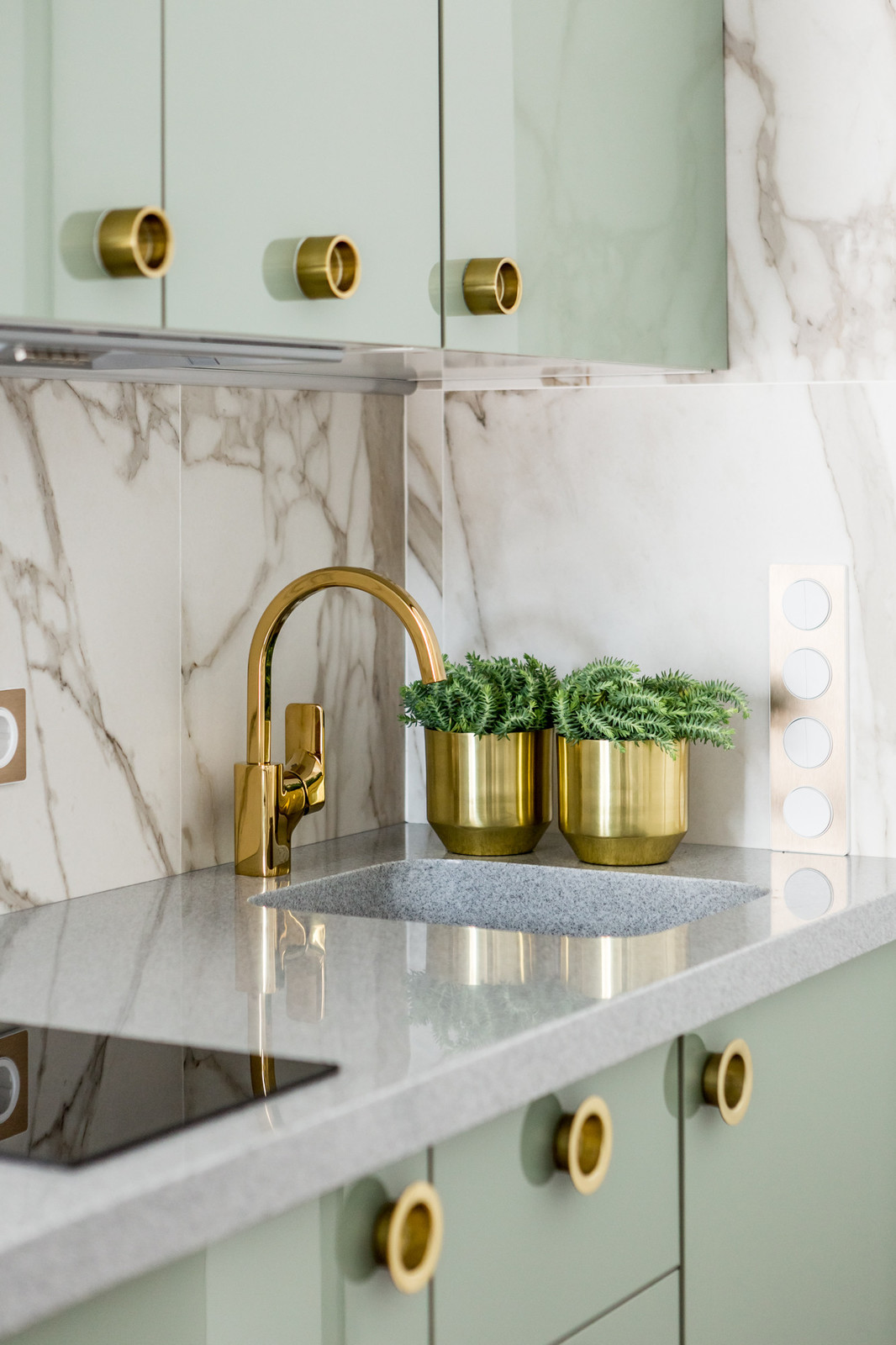 Golden Line Apartment