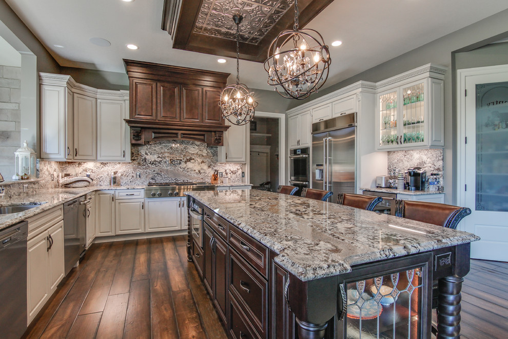 Kitchen - transitional kitchen idea