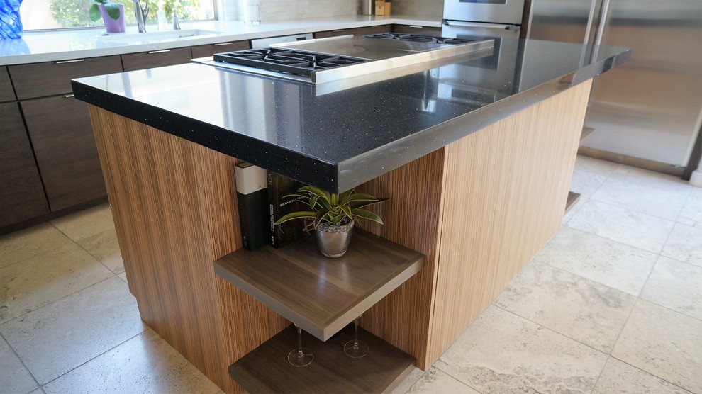 Example of a mid-sized transitional u-shaped travertine floor and beige floor open concept kitchen design in Phoenix with a single-bowl sink, flat-panel cabinets, light wood cabinets, quartz countertops, white backsplash, stone tile backsplash, stainless steel appliances and an island