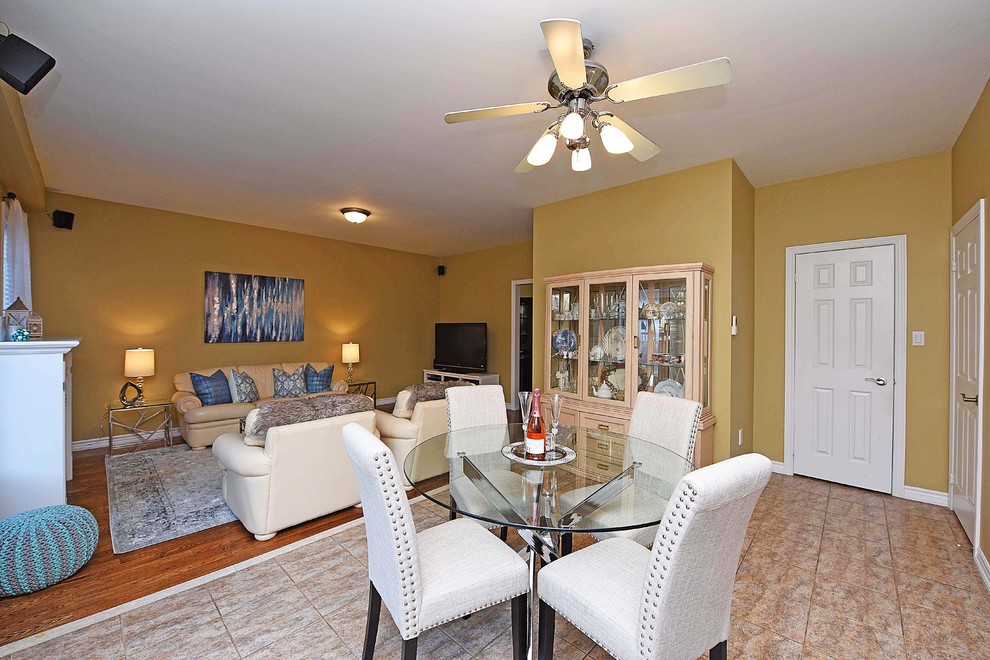 Inspiration for a transitional home design remodel in Toronto